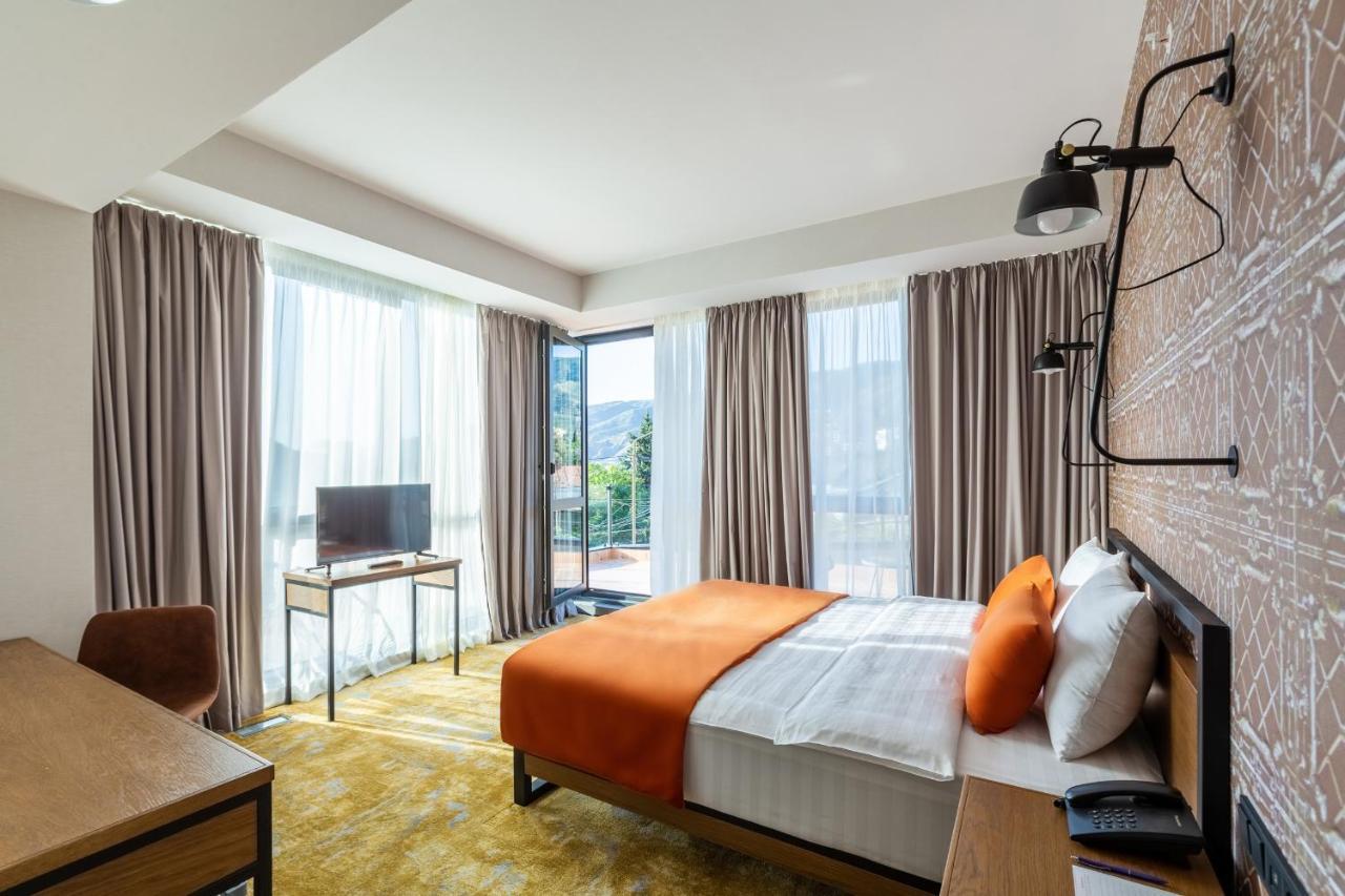Biography Design Tbilisi Hotel Bagian luar foto