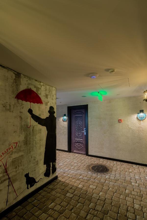 Biography Design Tbilisi Hotel Bagian luar foto